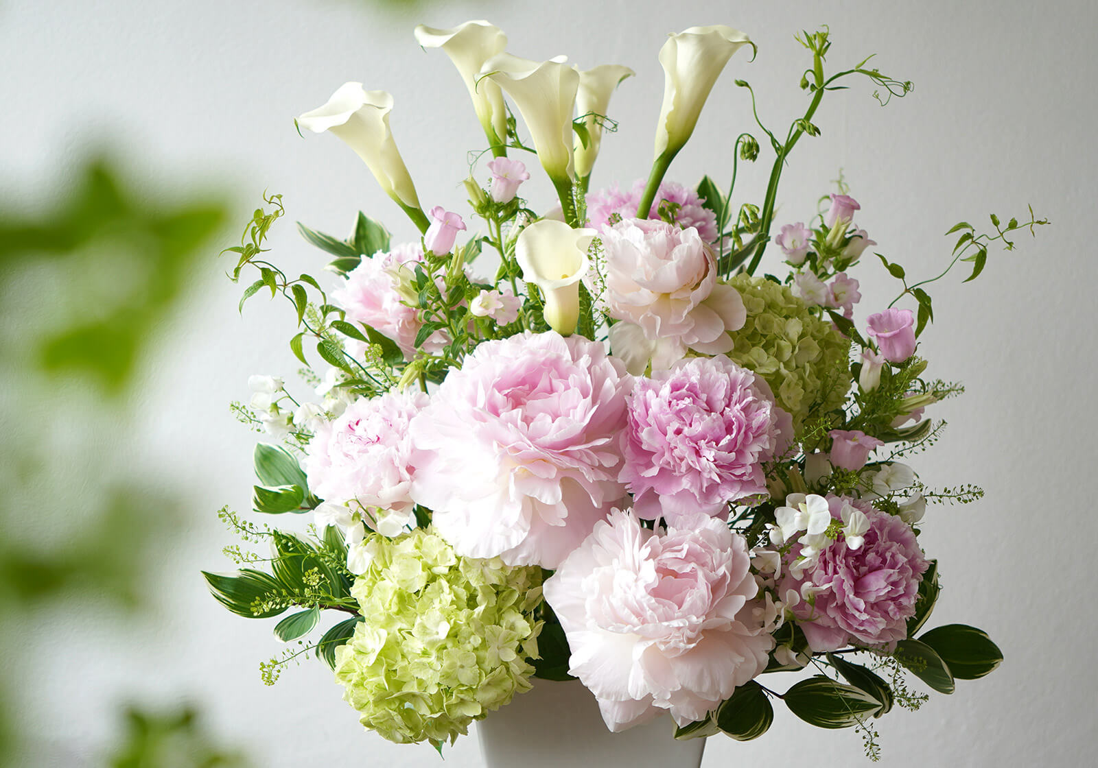 芍薬の床置きアレンジメント