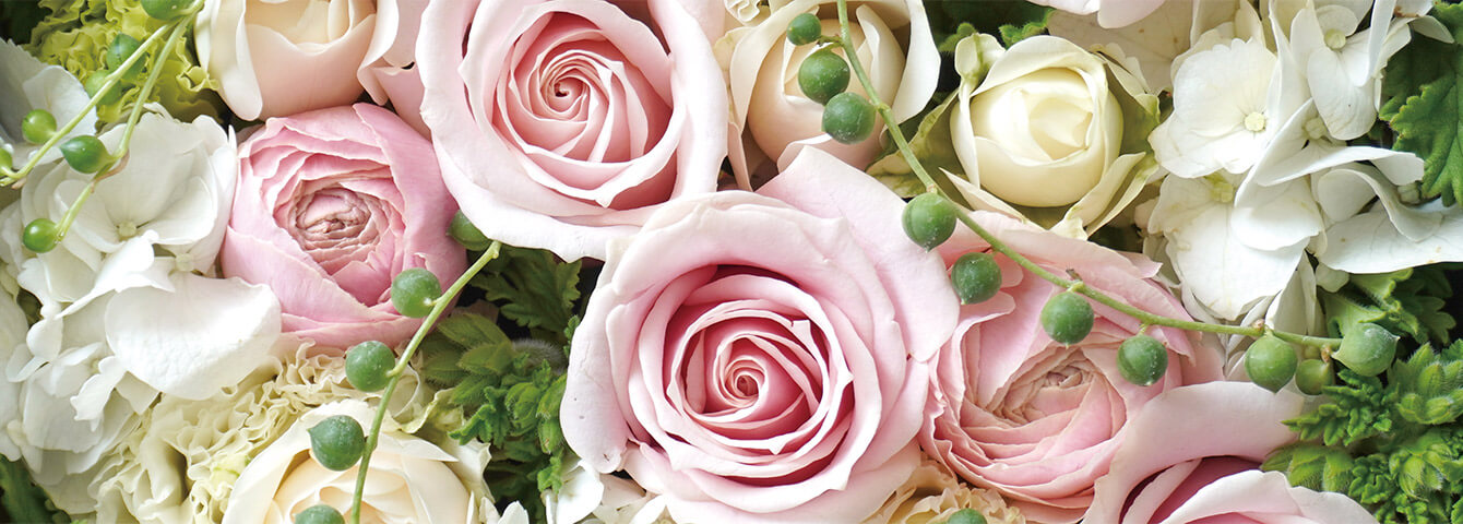 淡いピンクのバラのボックスアレンジメント