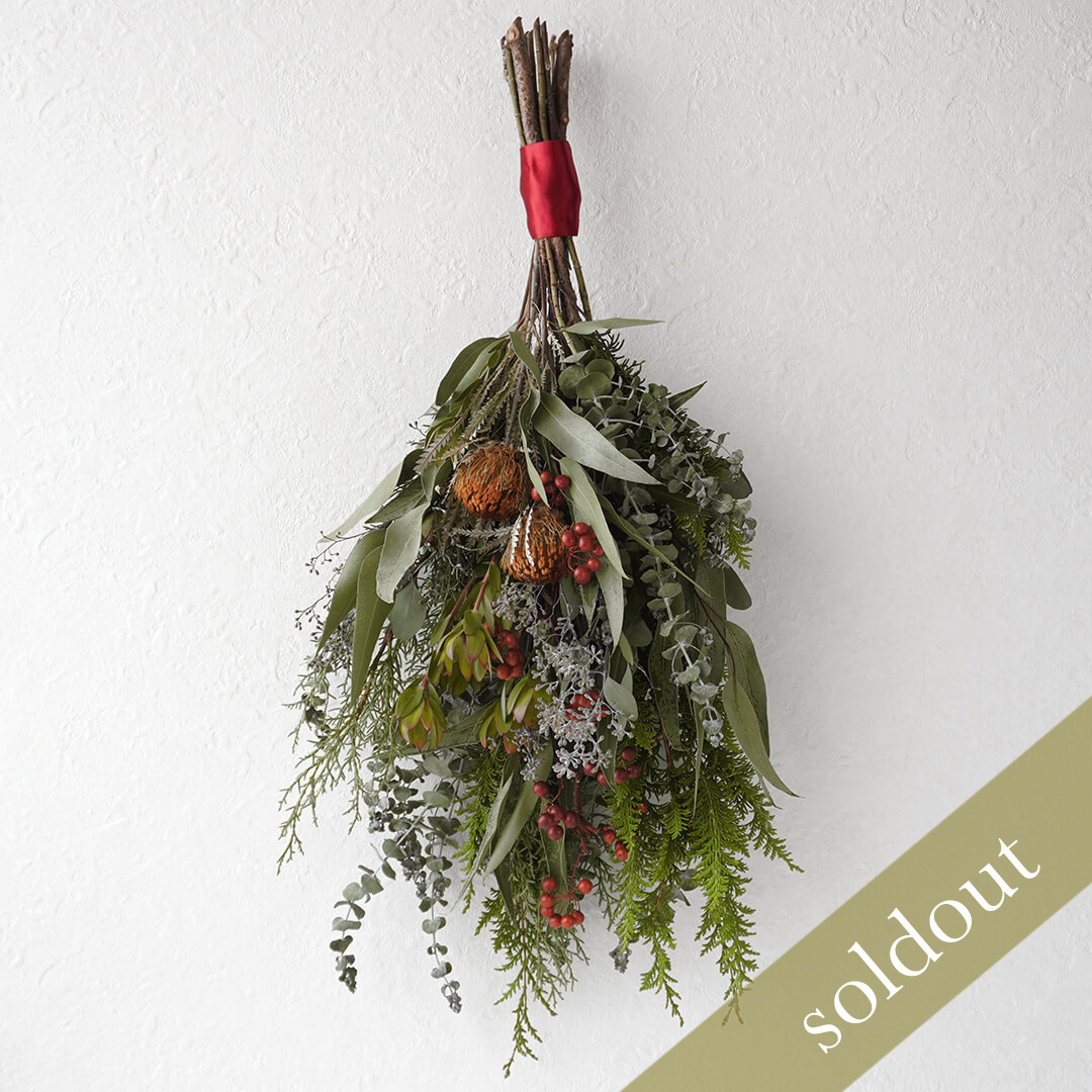 【クリスマス】クジャクヒバとユーカリ、サンキライの実のスワッグ