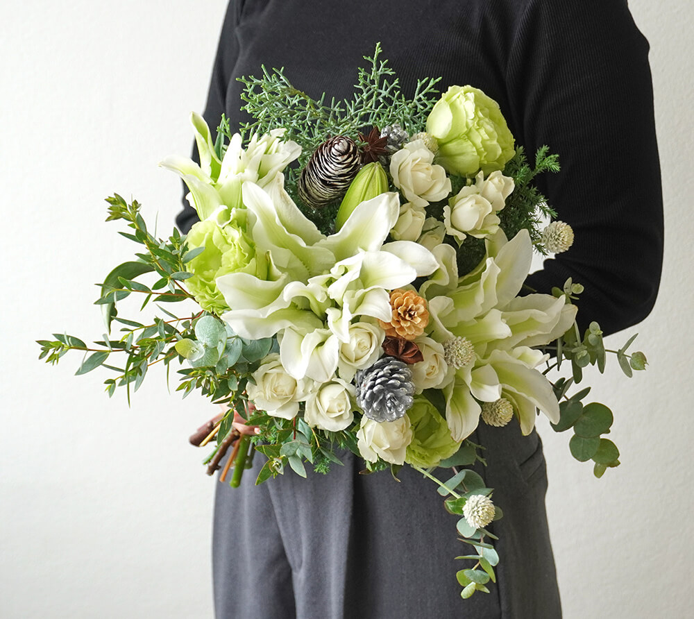 【クリスマス】白とグリーンの花束