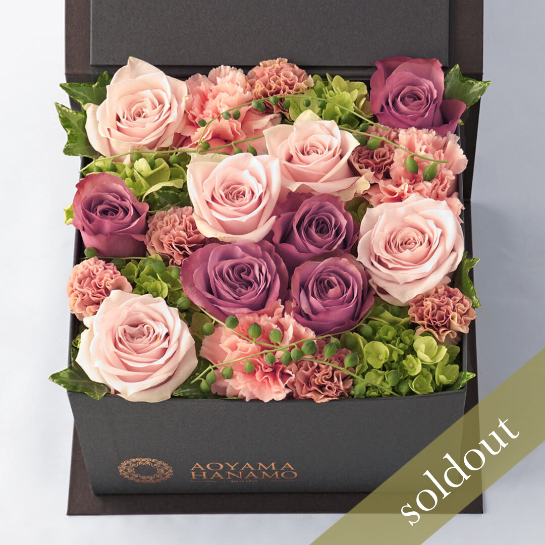 【母の日】パープルと淡いピンクの2種の大輪バラのボックスアレンジメント