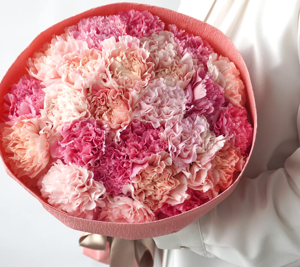 【母の日】ピンクの濃淡のカーネーションの花束