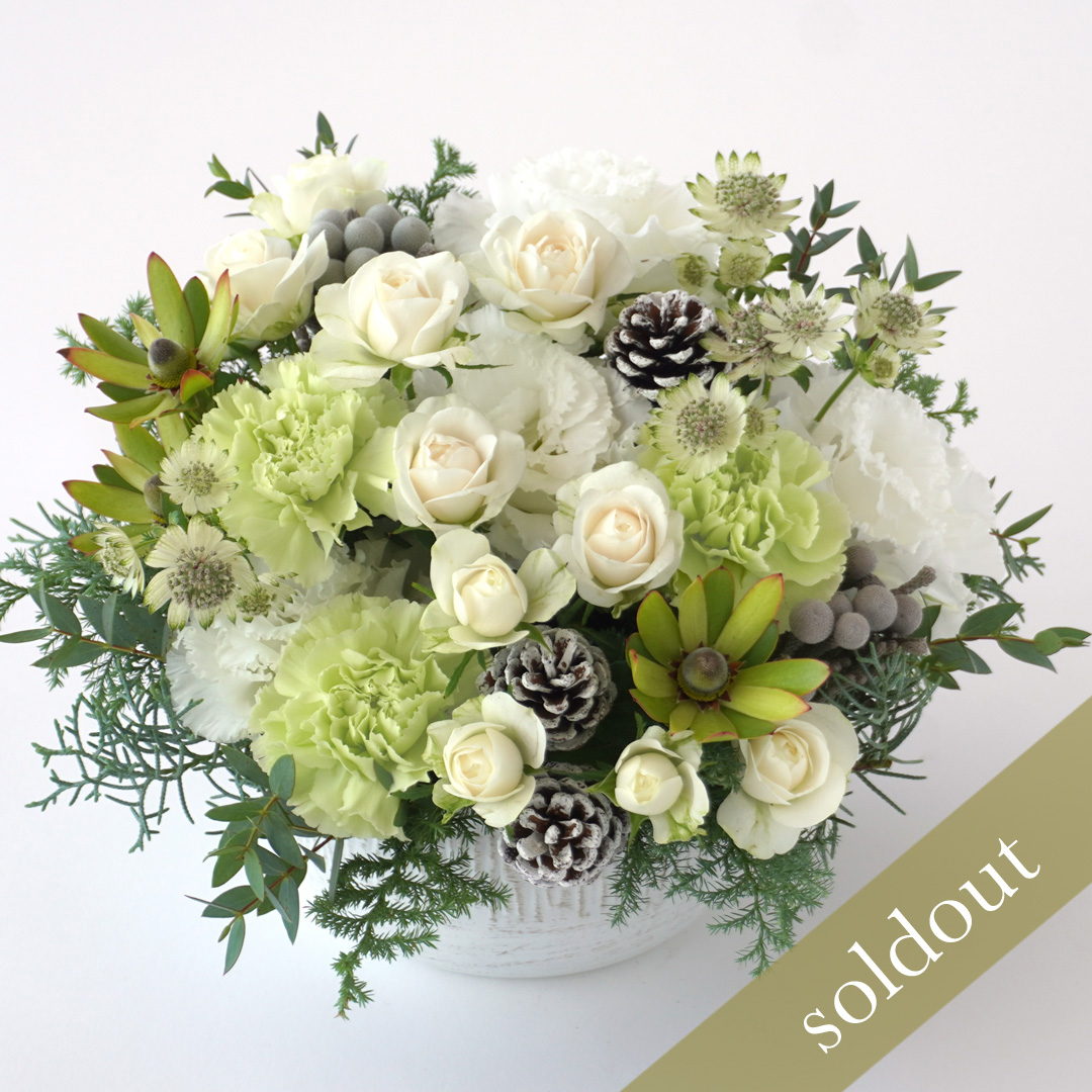 【お歳暮・クリスマス】白いトルコキキョウやスプレーバラのアレンジメント