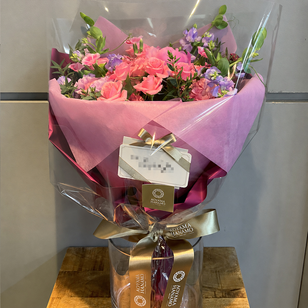 ピンクと紫の花々の花束