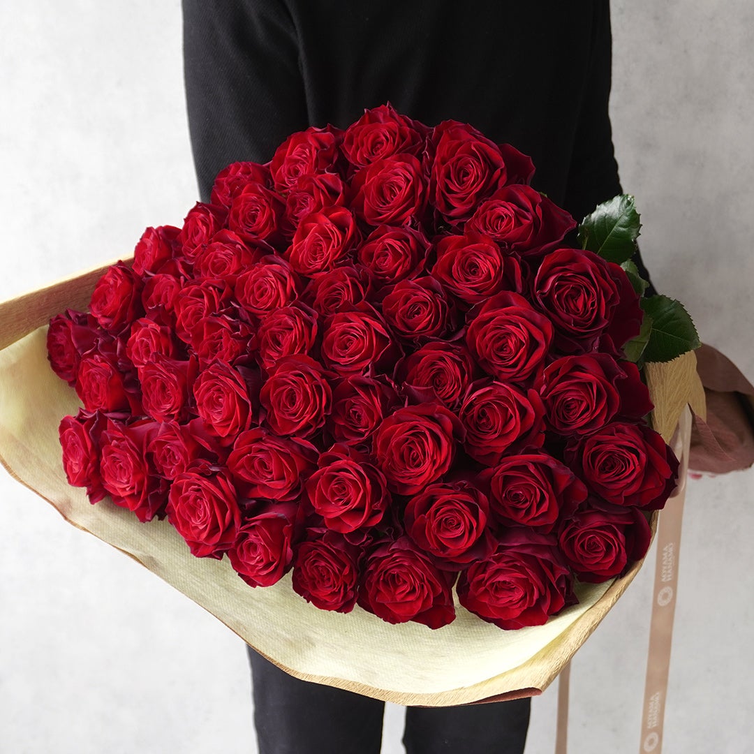 50本の赤いバラの花束