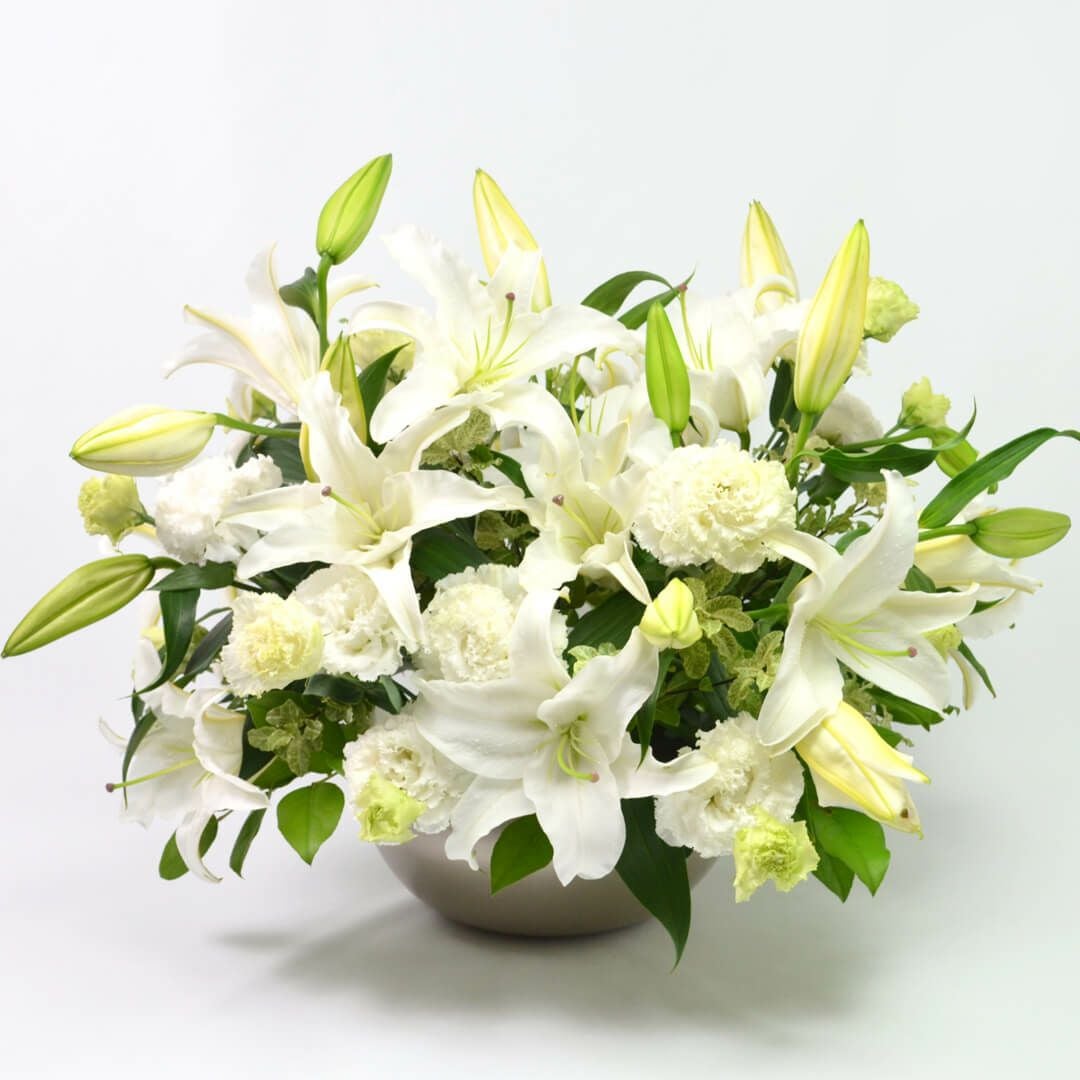 カサブランカの純白のアレンジメント（ご供花）｜青山花茂本店