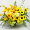 ヒマワリとカラーのアレンジメント