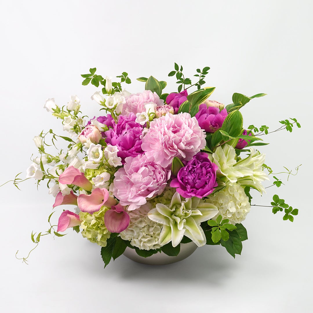 芍薬（ピオニー）のアレンジメント＜エモシオン＞ | 青山花茂本店