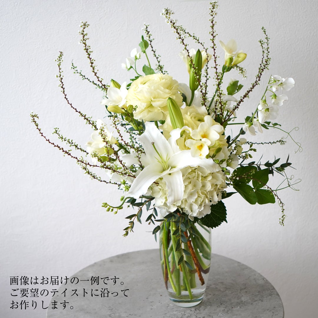 季節の花の花瓶活け