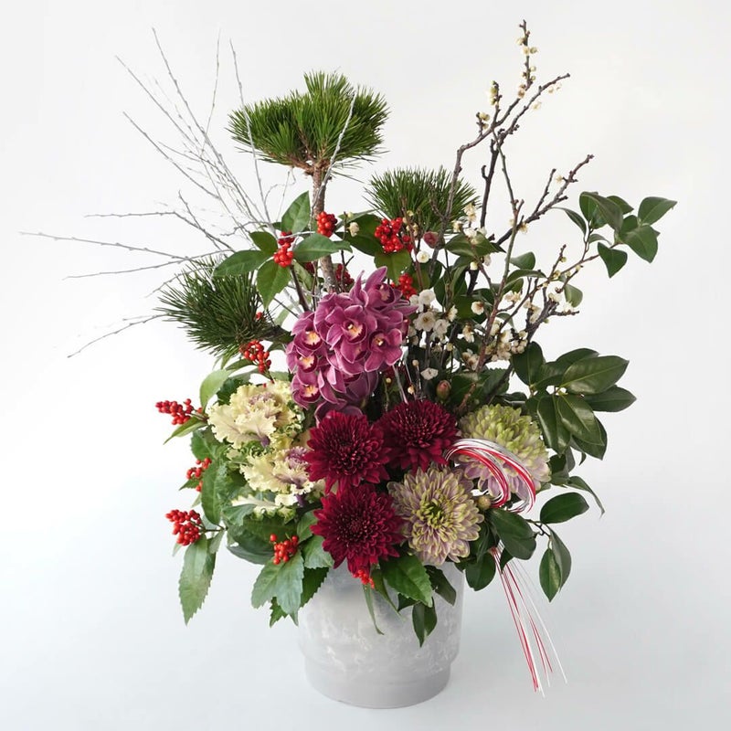 【お正月・お年賀】ピンクのシンビジュームや赤いマムのアレンジメント