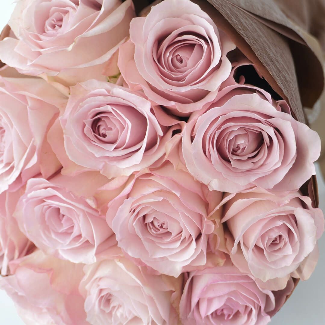 【母の日】やわらかな淡いピンクのバラの花束