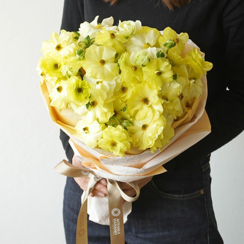 黄色いラナンキュラス・ラックスの花束