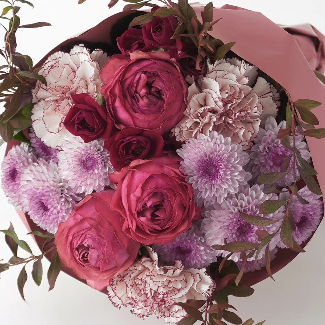 【敬老の日】濃いピンクのバラのおまかせ花束