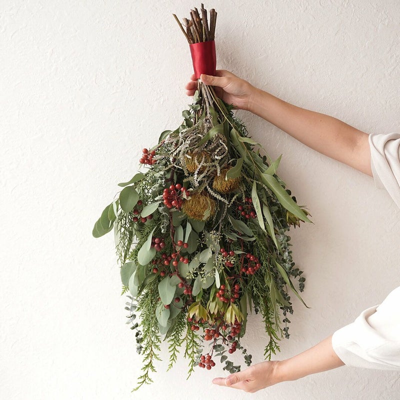 【クリスマス】ヒバとユーカリ、サンキライの実のスワッグ