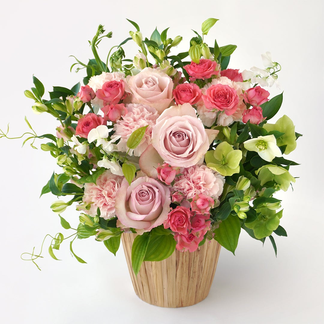【母の日】淡いピンク色のバラとカーネーションのアレンジメント