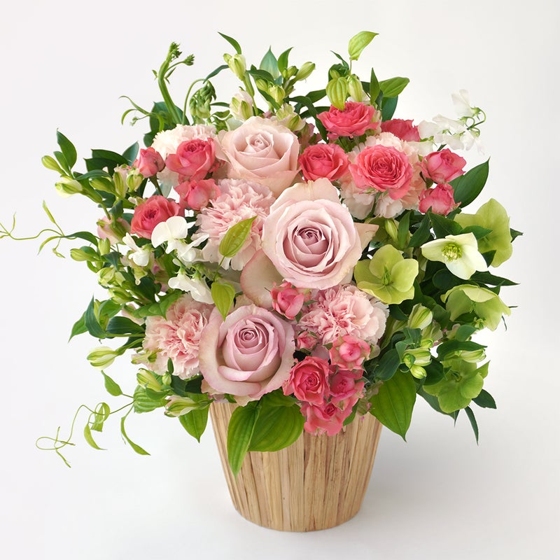 【母の日】淡いピンクの大輪バラとカーネーションのアレンジメント