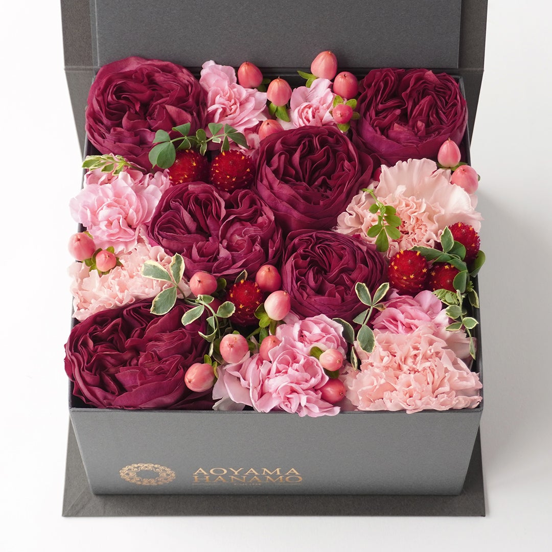 【母の日】紫色のバラとカーネーションのBOXアレンジメント