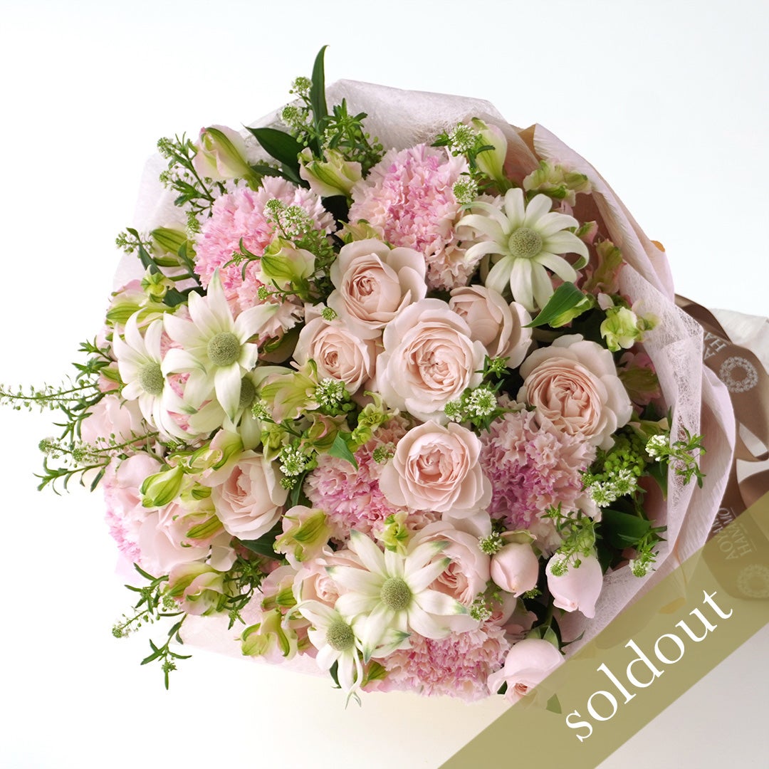 【母の日】淡いピンクのスプレーバラやカーネーションの花束