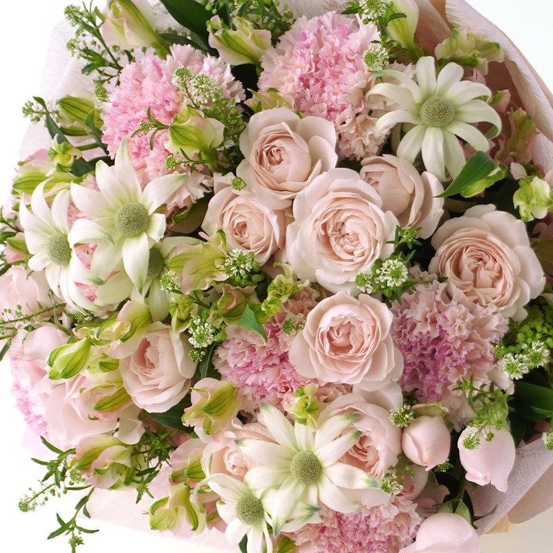 【母の日】淡いピンクのスプレーバラやカーネーションの花束