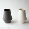 枝もの用の安定感のある陶製花瓶（ホワイト）