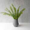 枝もの用の安定感のある陶製花瓶（グレー）