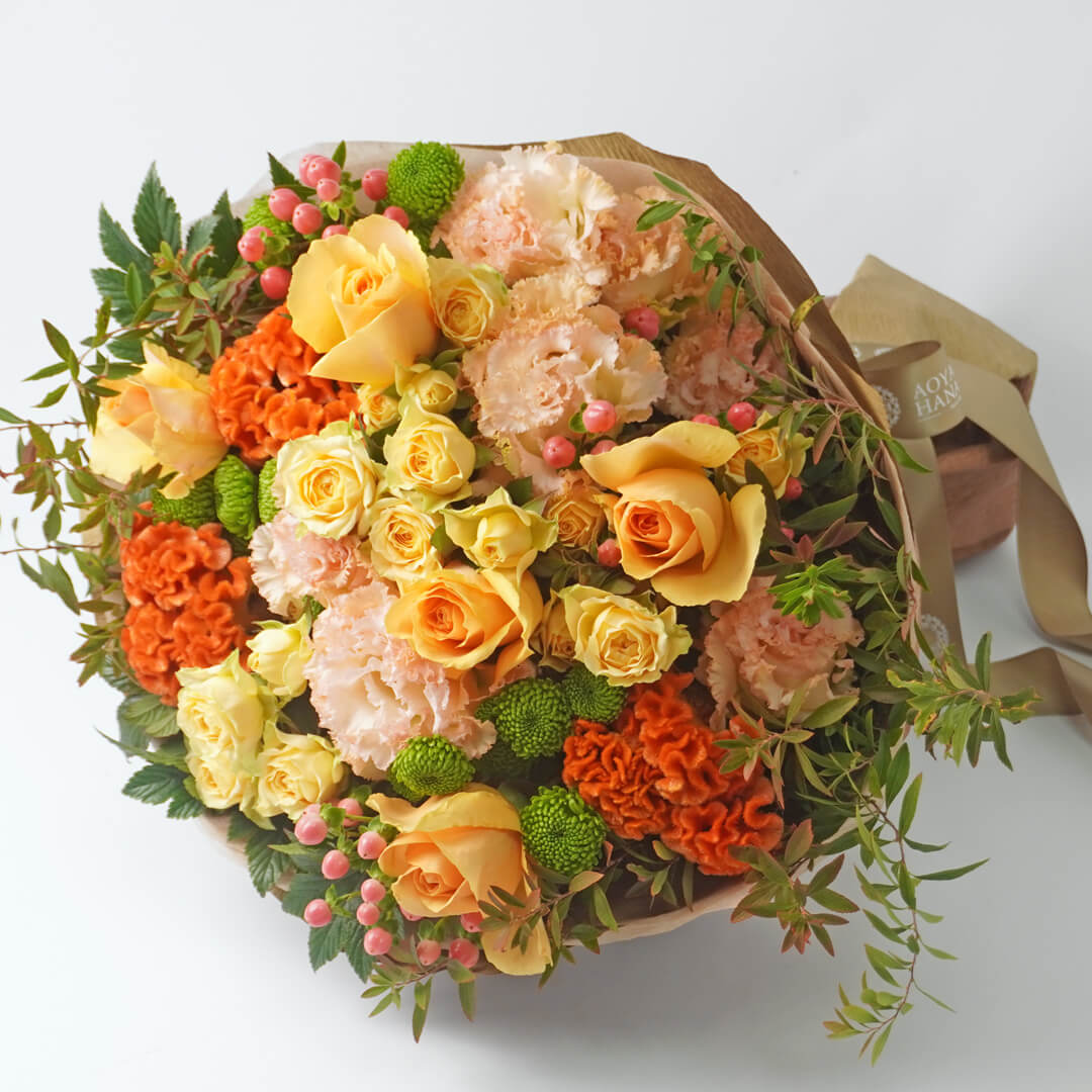 【敬老の日】オレンジのバラとケイトウの花束