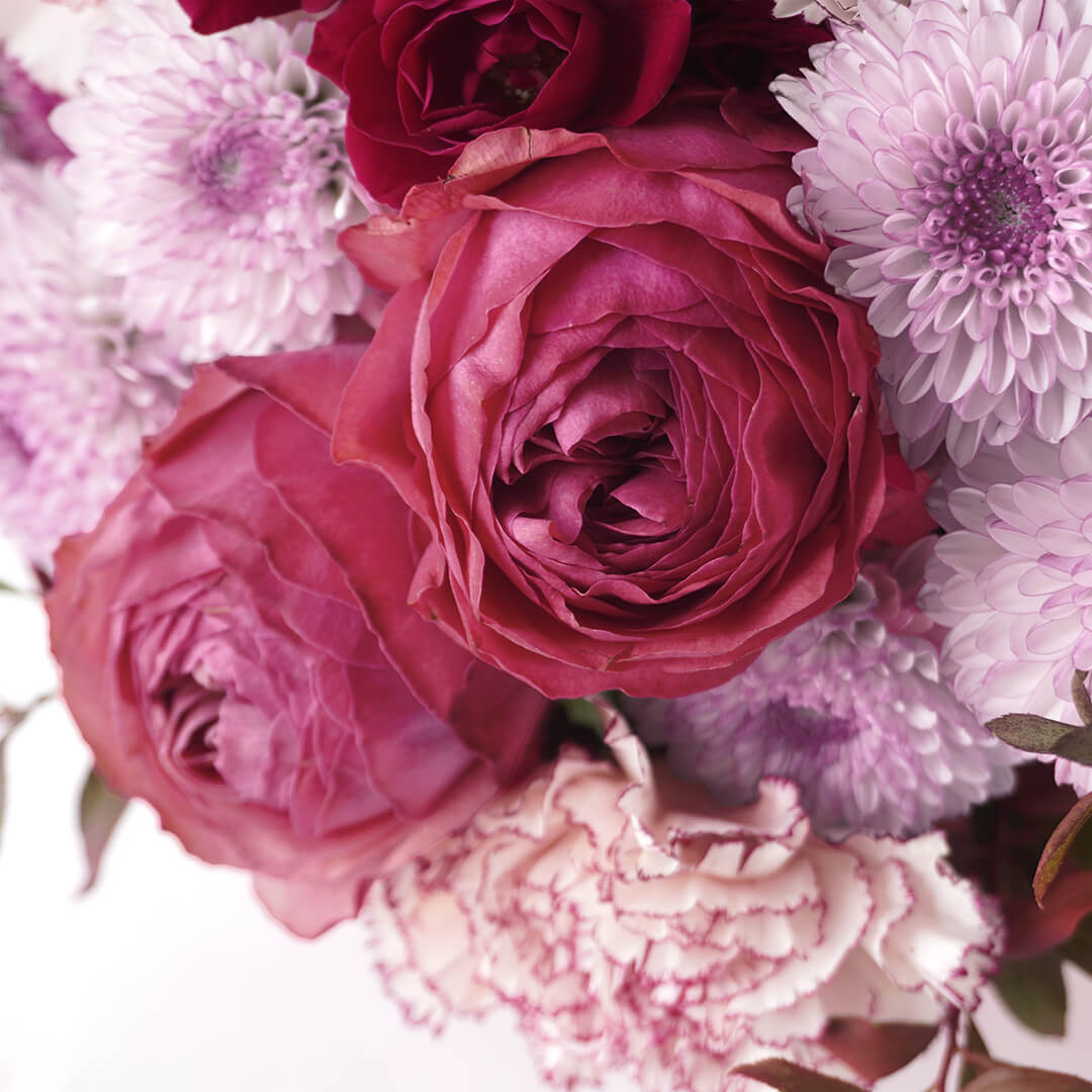 【敬老の日】濃いピンクのバラのおまかせ花束